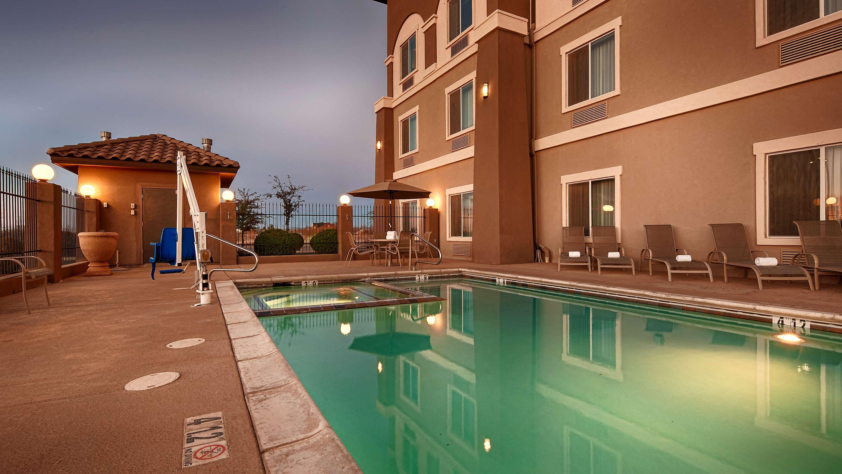 Best Western Douglas Inn & Suites Esterno foto
