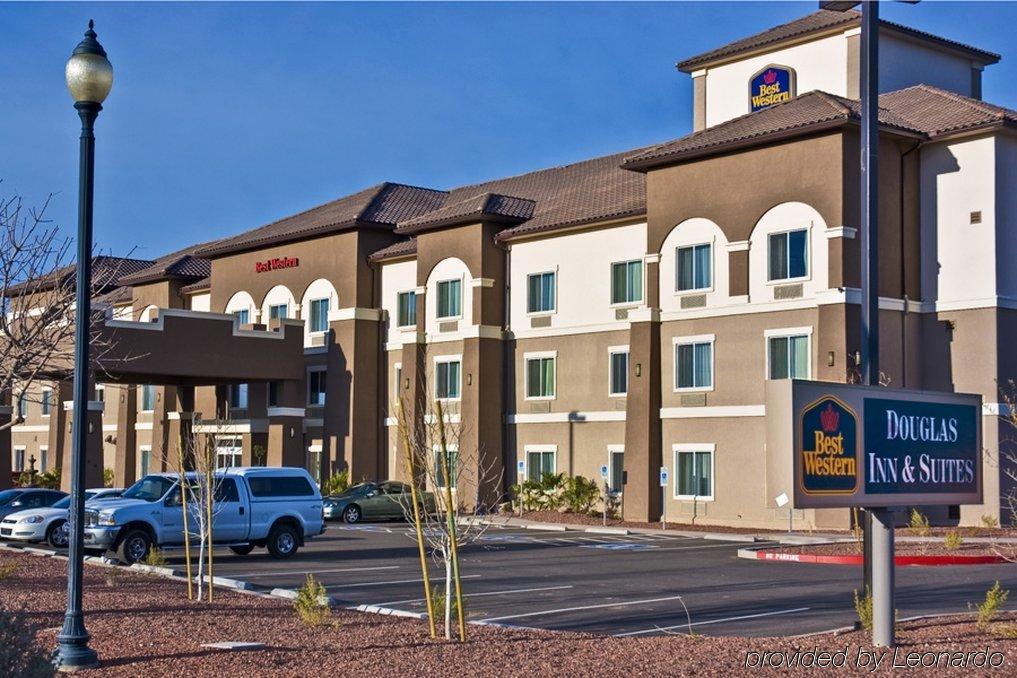 Best Western Douglas Inn & Suites Esterno foto