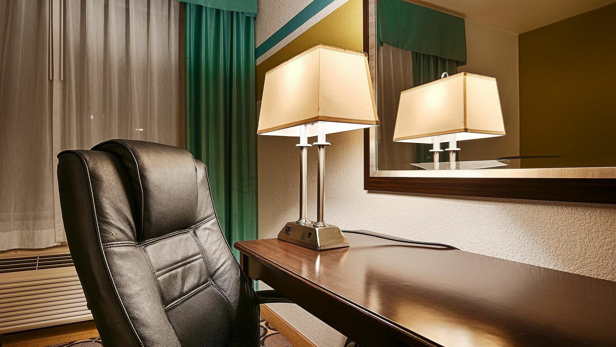Best Western Douglas Inn & Suites Esterno foto